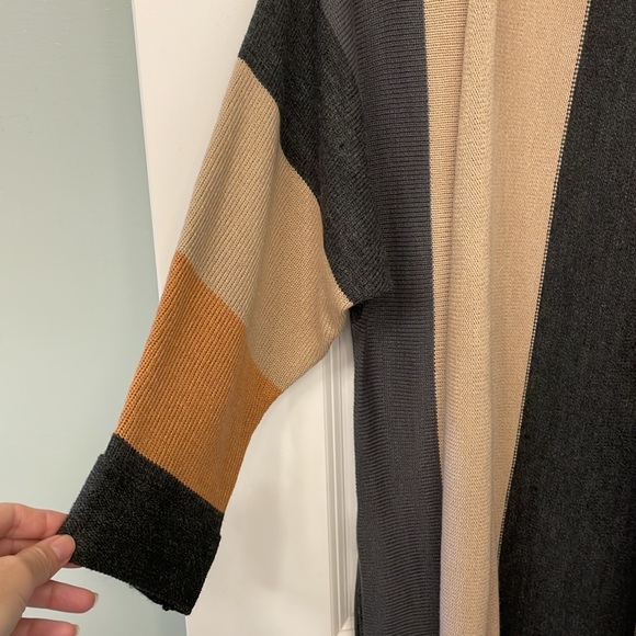 NWOT Baevely Colorblock Cardigan. Purchased from Vici “First signs of fall” - Picture 6 of 7